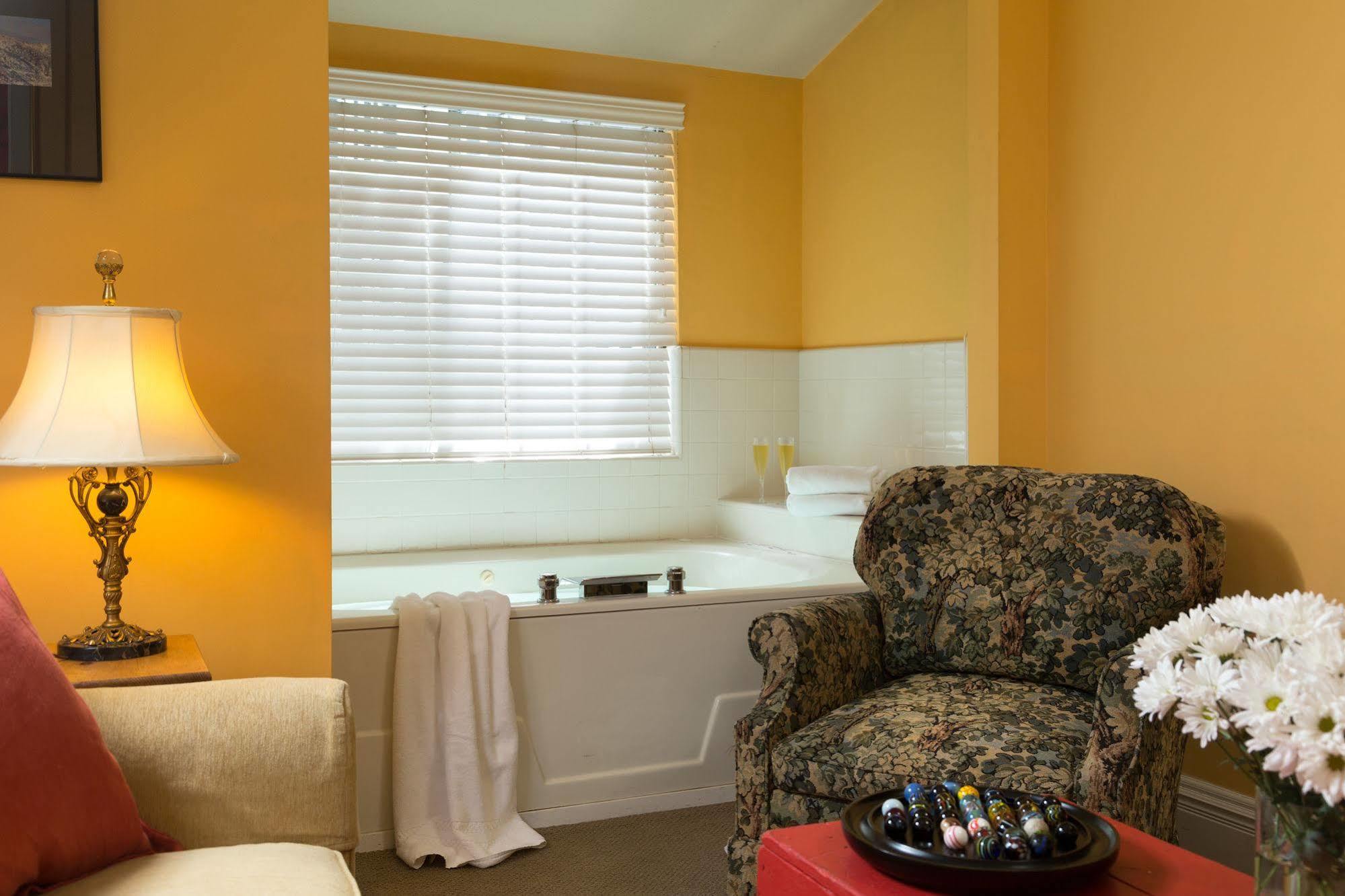 At Inn 4*